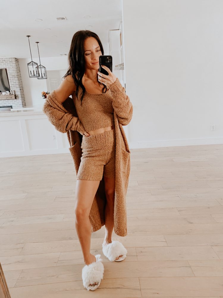 17 Cute Fall Outfits for Women featured by top Las Vegas fashion blogger, Outfits & Outings