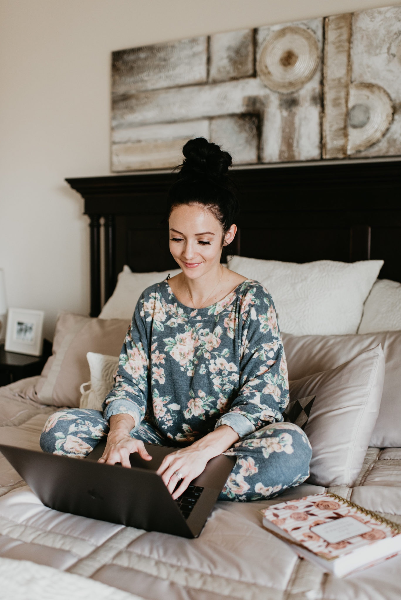 5 Planner Organization Tips for a Successful Year by popular Las Vegas lifestyle blogger Outfits & Outings: image of a woman working on her laptop