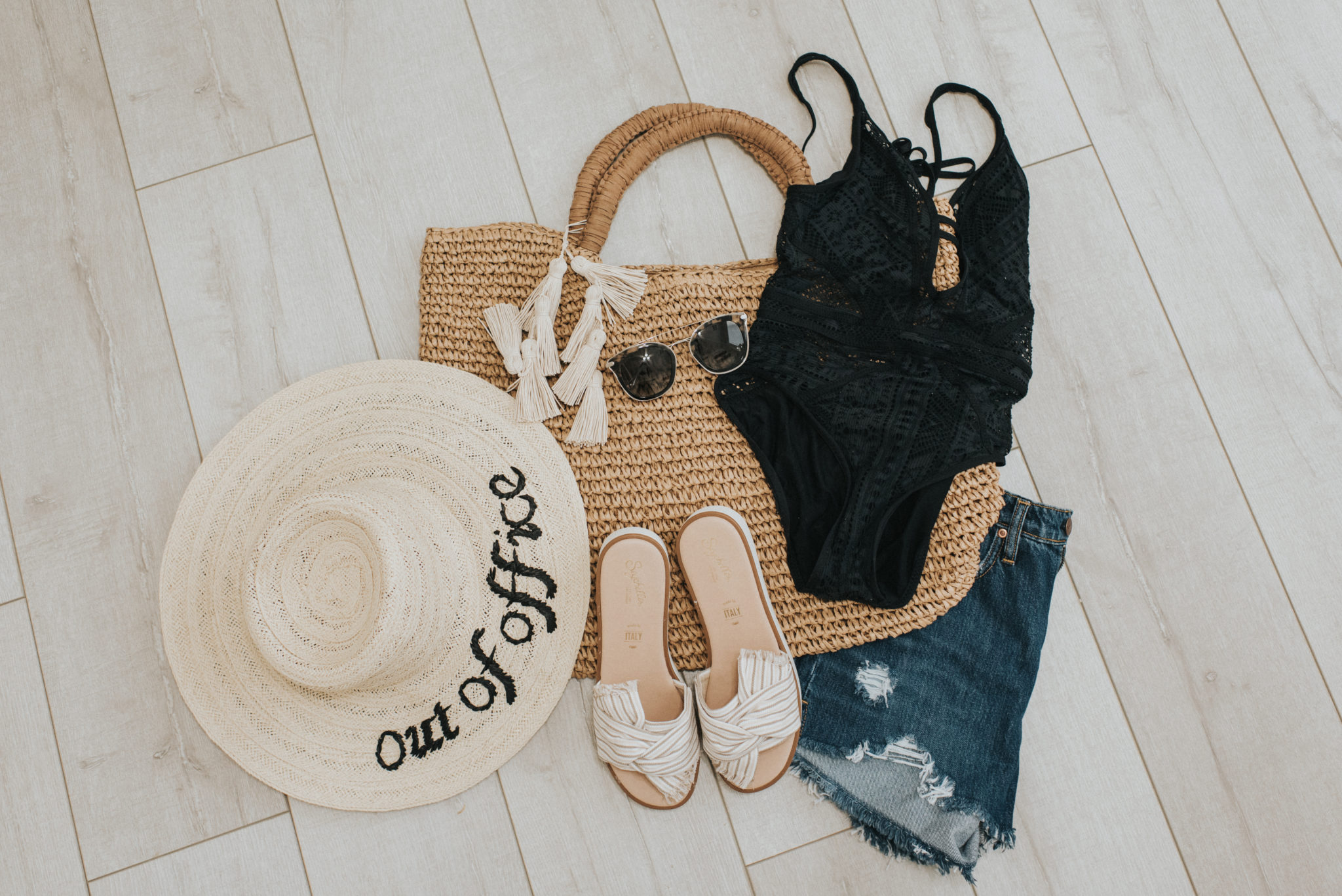 The Ultimate Summer Essentials Checklist featured by popular Las Vegas fashion blogger, Walking in Memphis in High Heels