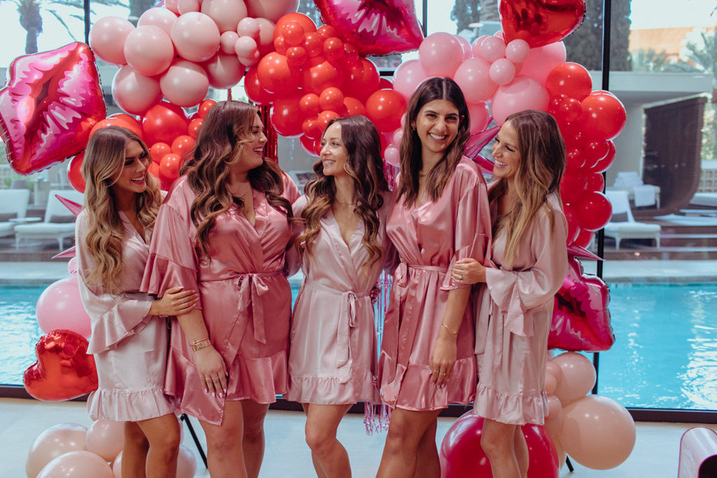 5 Lovely Galentines Day Party Ideas for the Perfect Event with your Friends | Outfits & Outings